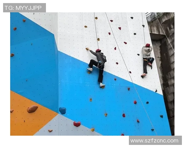 重庆攀岩队团队协作探秘:如何在高空中实现完美配合与信任 重庆攀岩队团队协作探秘:如何在高空中实现完美配合与信任